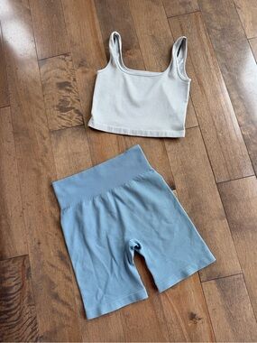OQQ Light Blue Ribbed Knit Athleisure Set - Crop Top & High-Waist Shorts Size L